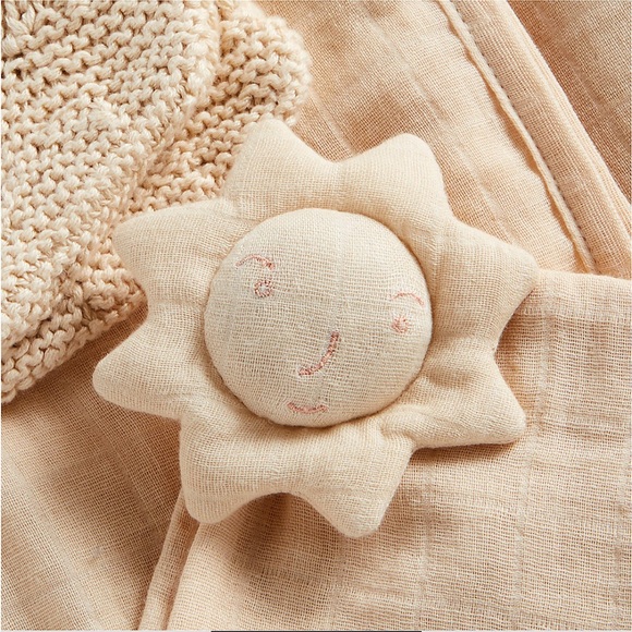 Crate and Kids Cozy Sun Essential Baby Gift Set - Picture 2 of 10